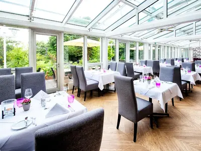Ein Restaurant oder anderes Speiselokal in der Unterkunft ACHAT Hotel Bad Dürkheim