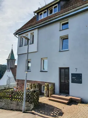 Das Gebäude in dem sich die Ferienwohnung befindet