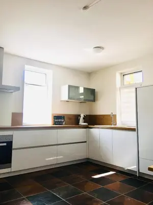 Küche/Küchenzeile in der Unterkunft Monteurwohnung Ferienhaus für bis zu 4 Personen
