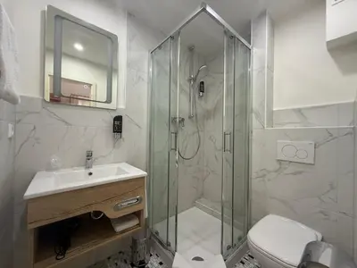 Ein Badezimmer in der Unterkunft Hotel Villa Sulmana