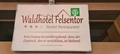 Ein Zertifikat, Auszeichnung, Logo oder anderes Dokument, das in der Unterkunft Waldhotel Felsentor ausgestellt ist