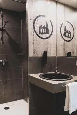 Ein Badezimmer in der Unterkunft Das Schlafwerk Stuttgart-Nord -SELF-CHECK IN - keine Rezeption-LowBudget-cashless