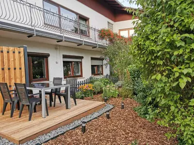 Ein Garten an der Unterkunft Haus Fröhlich