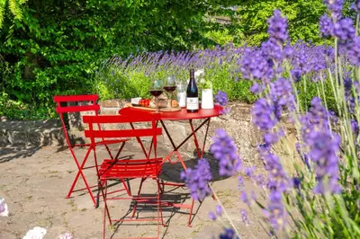 Ein Garten an der Unterkunft Romantische Ferienwohnung in Jugendstilvilla - Villa del Viento