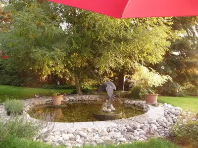 Ein Garten an der Unterkunft Landgasthof & Hotel 