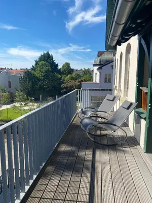 Ein Balkon oder eine Terrasse in der Unterkunft Traumhaft wohnen in Jugendstilvilla
