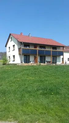 Das Gebäude in dem sich die Ferienwohnung befindet