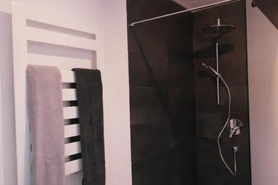 Ein Badezimmer in der Unterkunft Gorxheimertal 92qm Allergikerfreundlich 2 Schlafzimmer 2 WC Terrasse