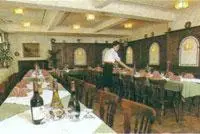 Ein Restaurant oder anderes Speiselokal in der Unterkunft Gasthof Anker