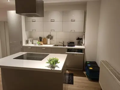 Küche/Küchenzeile in der Unterkunft L8 Street - Gneisenaustraße 9