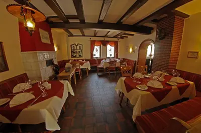 Ein Restaurant oder anderes Speiselokal in der Unterkunft Gasthaus zum Ochsen