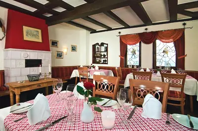 Ein Restaurant oder anderes Speiselokal in der Unterkunft Gasthaus zum Ochsen