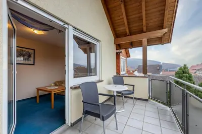 Ein allgemeiner Bergblick oder ein Berglick von der Pension aus