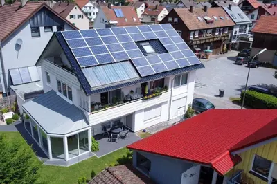 Das Gebäude in dem sich die Ferienwohnung befindet