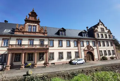 Das Gebäude in dem sich die Ferienwohnung befindet