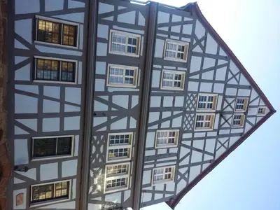 Das Gebäude in dem sich das Hotel befindet