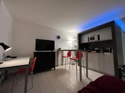 Küche/Küchenzeile in der Unterkunft Gemütliches Apartment by Rabe - Parkplatz, Smart-TV, Netflix