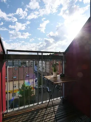 Ein Balkon oder eine Terrasse in der Unterkunft Rooftop Apartment by Rabe - Balkon, Parkplatz, Smart-TV, Netflix