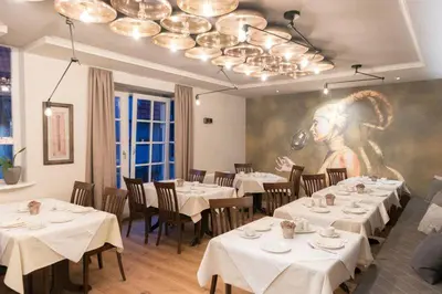 Ein Restaurant oder anderes Speiselokal in der Unterkunft Adler Botenheim
