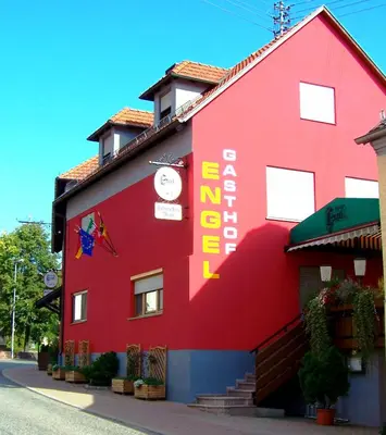 Das Gebäude in dem sich die Pension befindet