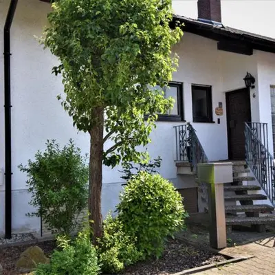 Das Gebäude in dem sich die Ferienwohnung befindet