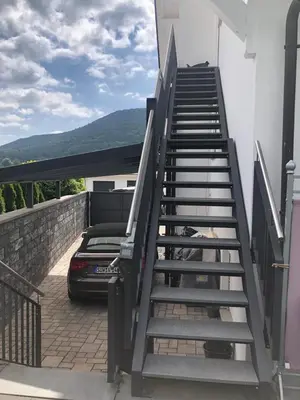 Ein allgemeiner Bergblick oder ein Berglick von der Ferienwohnung aus