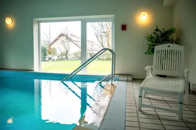 Der Swimmingpool an oder in der Nähe von Ferienwohnung Toskana mit Schwimmbad und Sauna