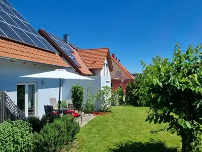 Ein Garten an der Unterkunft Ludwigshöhe EG