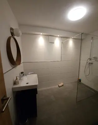 Ein Badezimmer in der Unterkunft Modernes Apartment