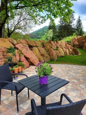 Ein allgemeiner Bergblick oder ein Berglick von der Ferienwohnung aus