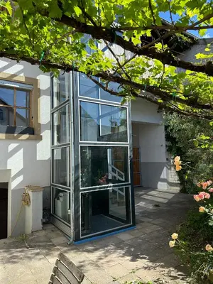 Das Gebäude in dem sich die Ferienwohnung befindet