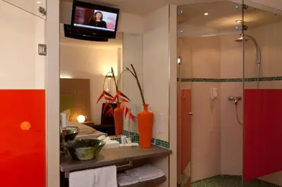 Ein Badezimmer in der Unterkunft Hotel AVIVA by APOLONIA