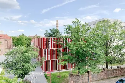 Das Gebäude in dem sich die Ferienwohnung befindet