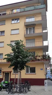 Das Gebäude in dem sich die Ferienwohnung befindet