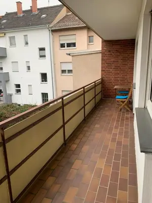 Ein Balkon oder eine Terrasse in der Unterkunft Bright 2BR Family-friendly Home -BASF - Free Parking - Super Fast WIFI