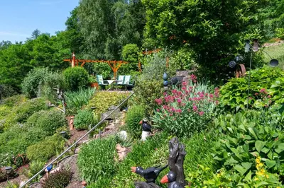 Ein Garten an der Unterkunft Ferienwohnung Hauk