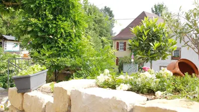 Ein Garten an der Unterkunft Hotel Berg