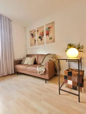 Ein Sitzbereich in der Unterkunft Kupferberg - helles und gemütliches Appartement in Uninähe