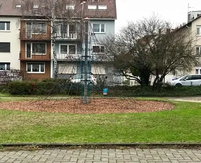 Ein Garten an der Unterkunft Homy 1BR plus Sofabed Business Apart - Near BASF - Super fast Wifi - Free Parking