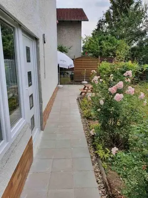 Ein Garten an der Unterkunft Ferienwohnung Hemsbach an der Bergstraße