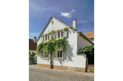 Das Gebäude in dem sich die Ferienwohnung befindet