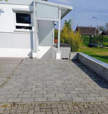 Das Gebäude in dem sich die Ferienwohnung befindet