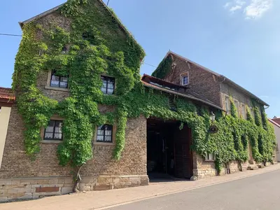 Das Gebäude in dem sich das Gasthaus befindet
