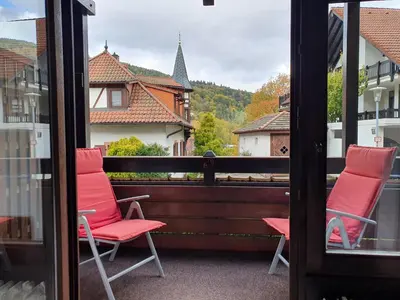Ein allgemeiner Bergblick oder ein Berglick von der Ferienwohnung aus