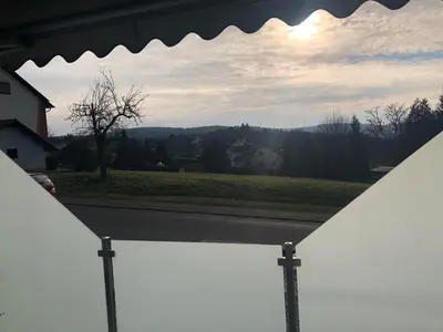 Ein allgemeiner Bergblick oder ein Berglick von der Ferienwohnung aus