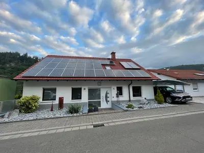 Das Gebäude in dem sich die Ferienwohnung befindet