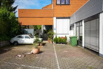Das Gebäude in dem sich die Ferienwohnung befindet