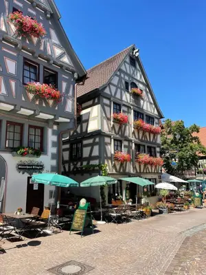 Das Gebäude in dem sich das Gasthaus befindet