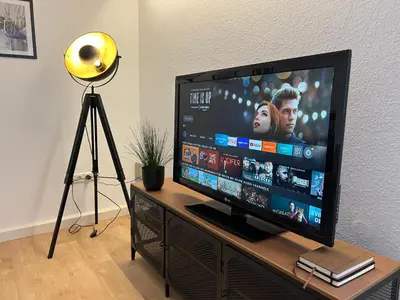 TV/Unterhaltungsangebot in der Unterkunft MODERNES HAUS FÜR 7 GÄSTE 90m2 TV NETFLIX WLAN