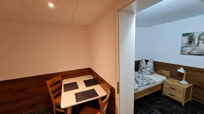 Ein Sitzbereich in der Unterkunft Handwerkerwohnung-Monteurunterkunft